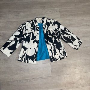 Chico’s woman’s blazer floral black and white silky lined blue size 2